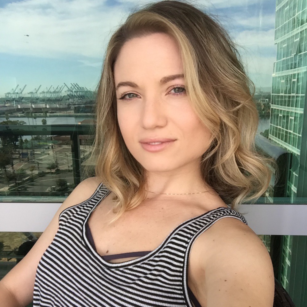Meet your Posher, Danielle